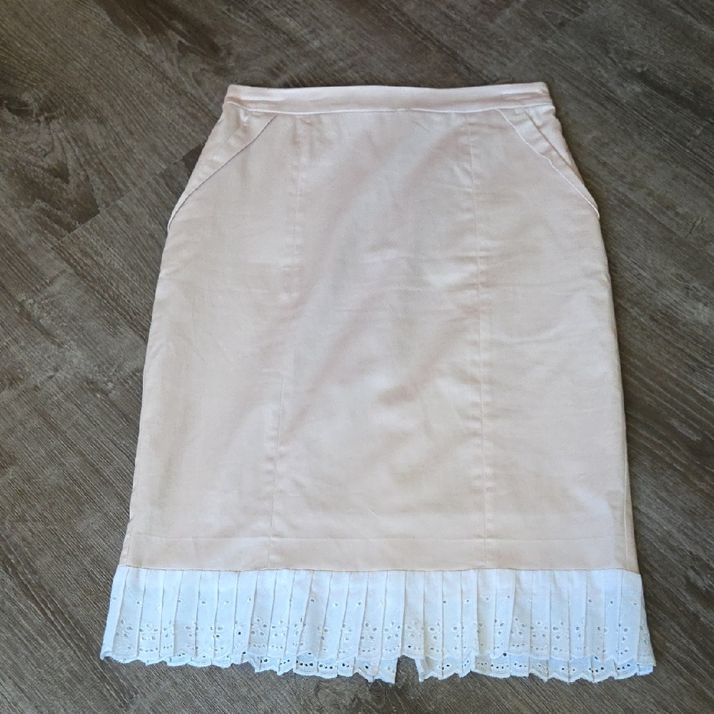 H&M Chic High Waisted Blush Pink Pencil Skirt with Lace Hem And Pockets